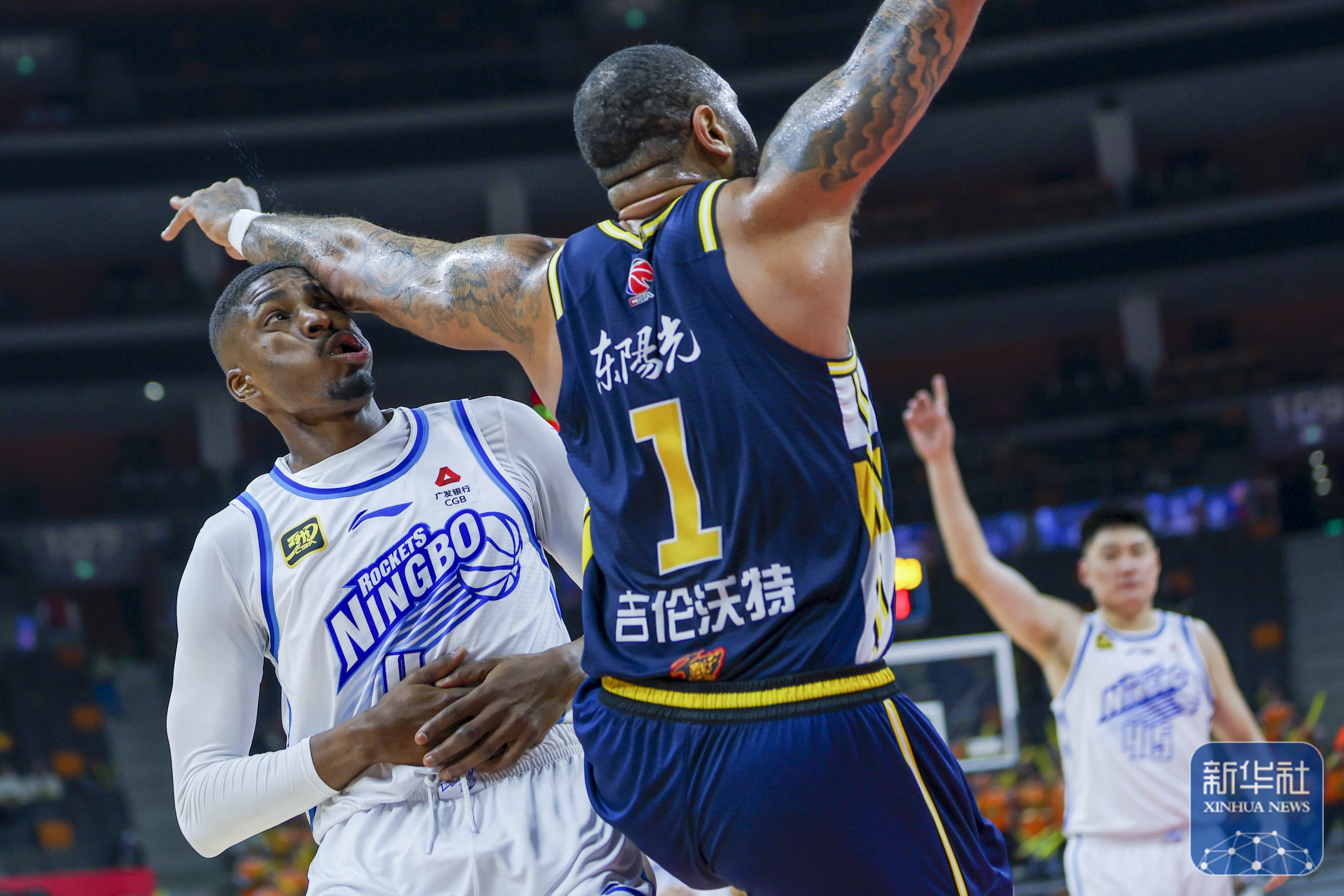 aoa体育活动-欧预赛赛场对决热血激战，深夜精彩的简单介绍