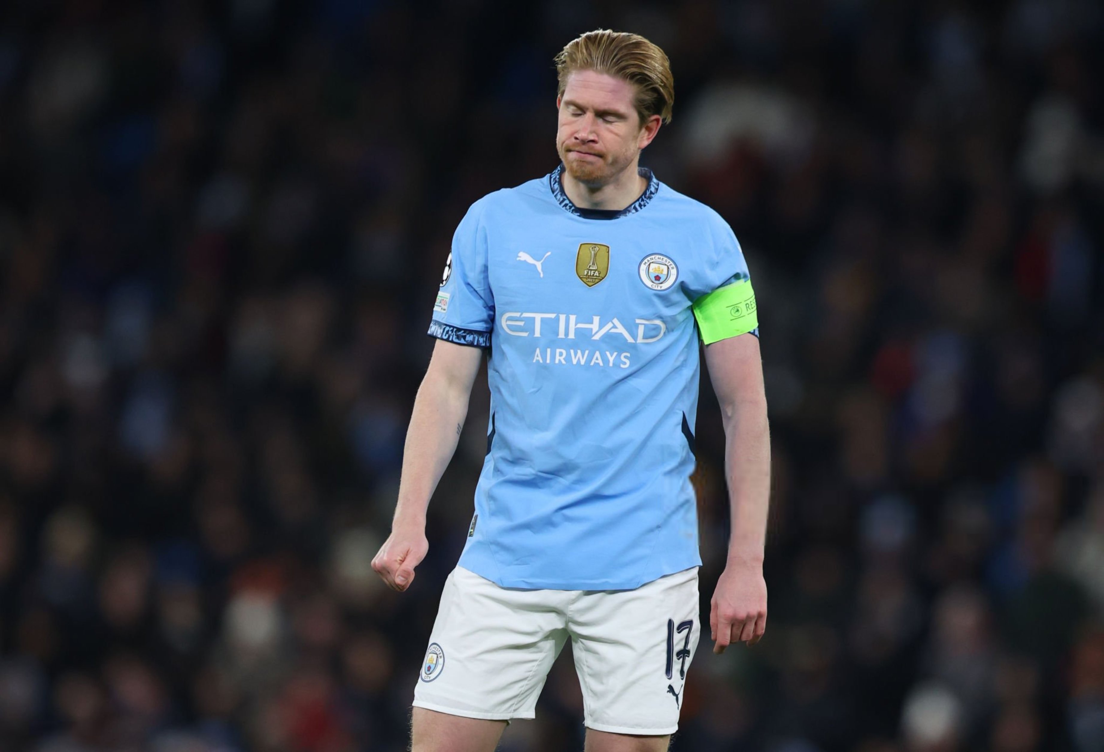 aoa体育视频-曼城客场失利，连败情况严峻(曼城客场失利,连败情况严峻的原因)