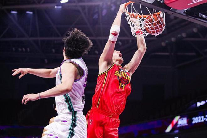 云南男篮主场表现稳定,连胜势不可挡 云南男篮主场表现稳定,连胜势不可挡