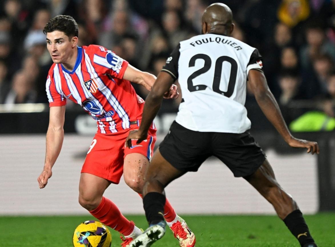 曼城门将表现抢眼,力保球门不失的简单介绍 曼城门将表现抢眼,力保球门不失的简单介绍