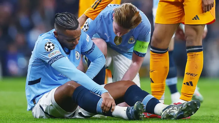 曼城门将因伤退出国家队训练,或将缺席重要比赛 曼城门将因伤退出国家队训练,或将缺席重要比赛