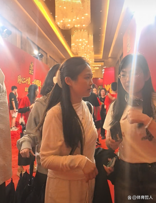 aoa体育教练-关于球队举行庆功宴，球员家属聚餐共庆新赛季的信息