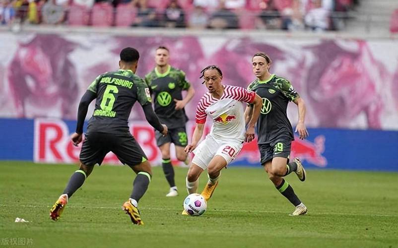 斯图加特联赛首胜,于汉堡取得关键胜利的简单介绍 斯图加特联赛首胜,于汉堡取得关键胜利的简单介绍