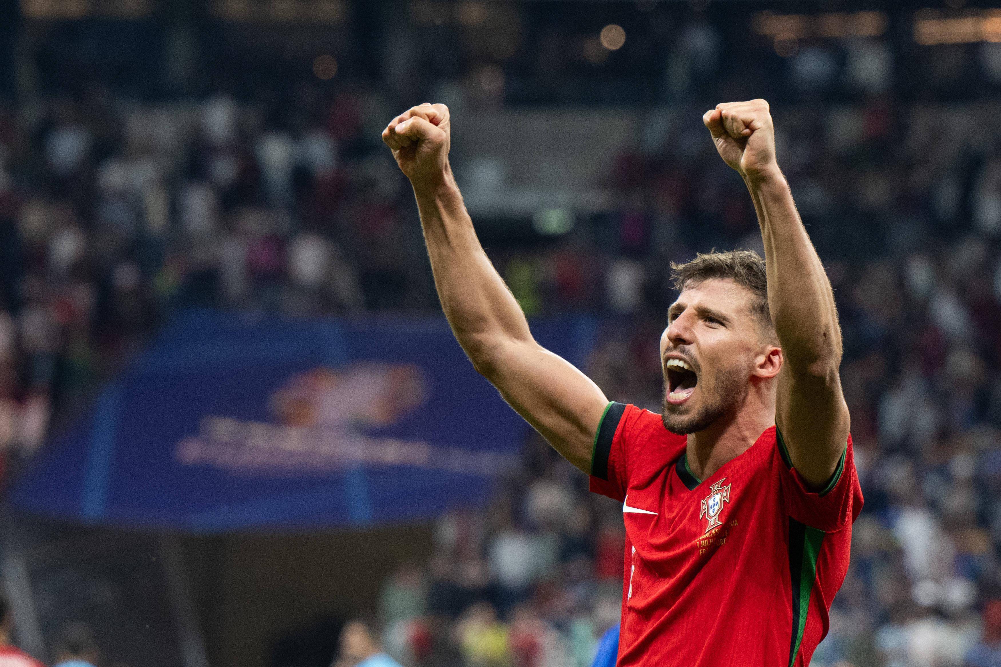 aoa体育官网-葡萄牙球队在欧洲联赛比赛中夺冠