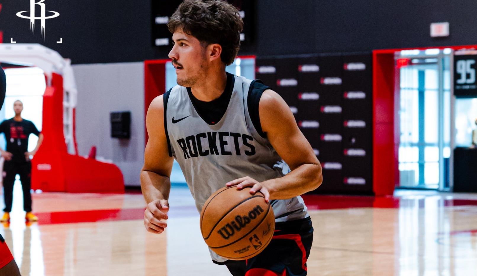 aoa体育新闻-士气高昂的汉堡球员备战关注比赛结果的简单介绍