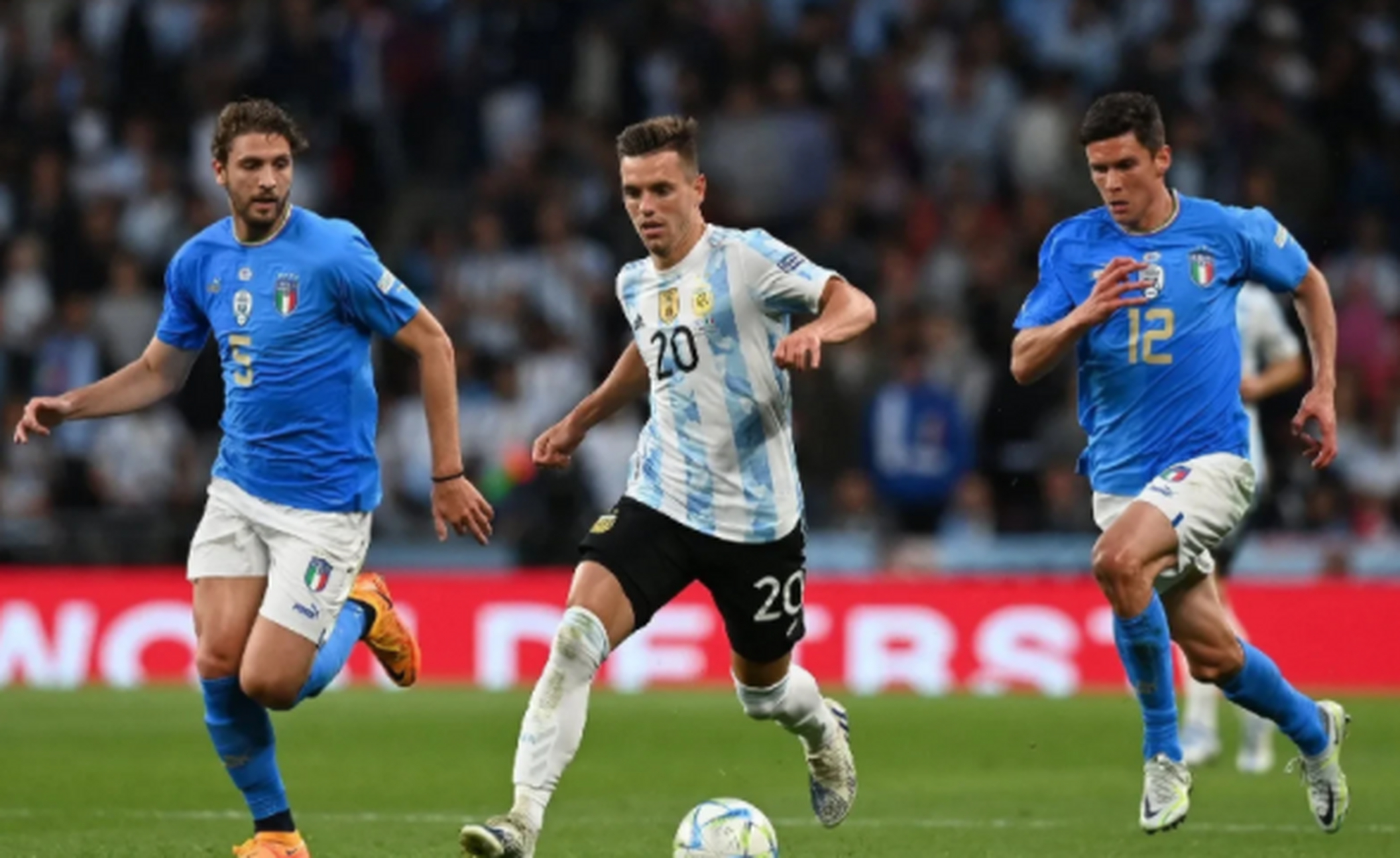 aoa体育-意大利队遗憾出局淘汰