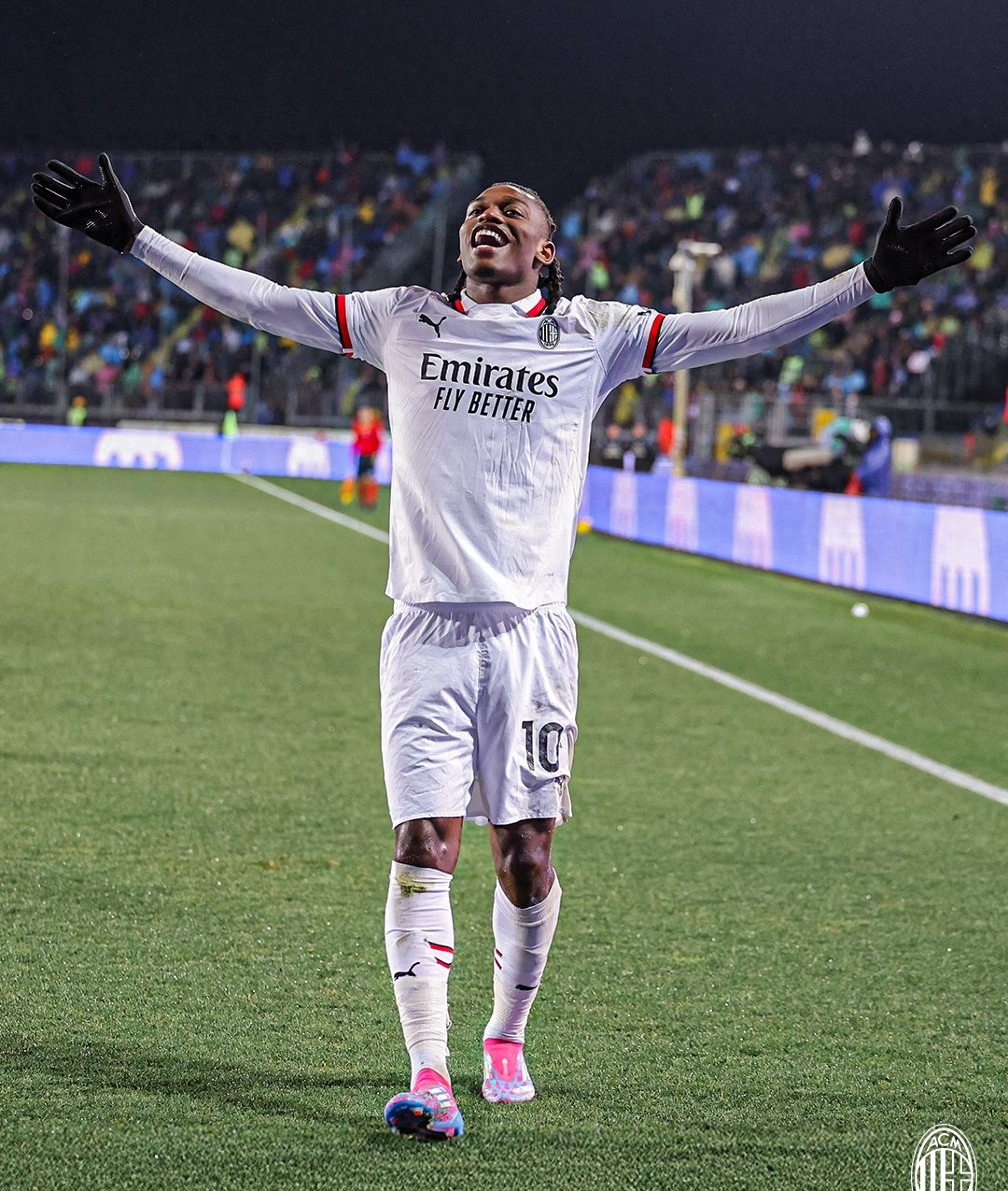 aoa体育-关于AC米兰主场遭逆转，团队防守需改进的信息