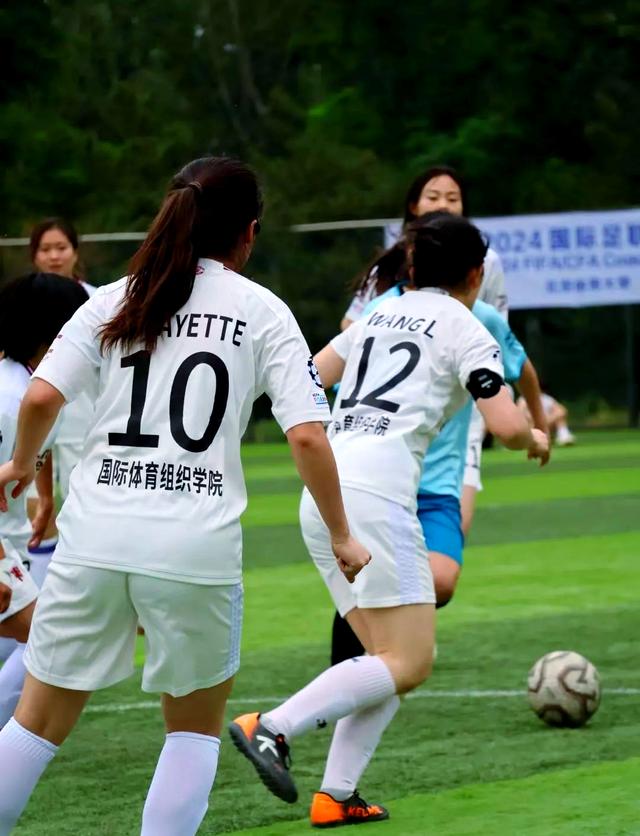 aoa体育教练-包含国内足球比赛：女足代表团展现实力的词条