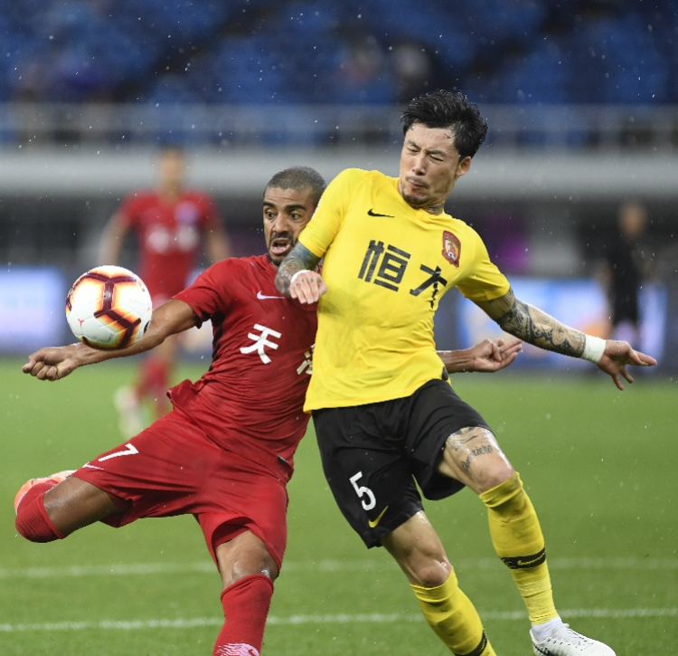 aoa体育-恒大欲继续领跑：客场挑战武汉卓尔，能否全取三分？的简单介绍