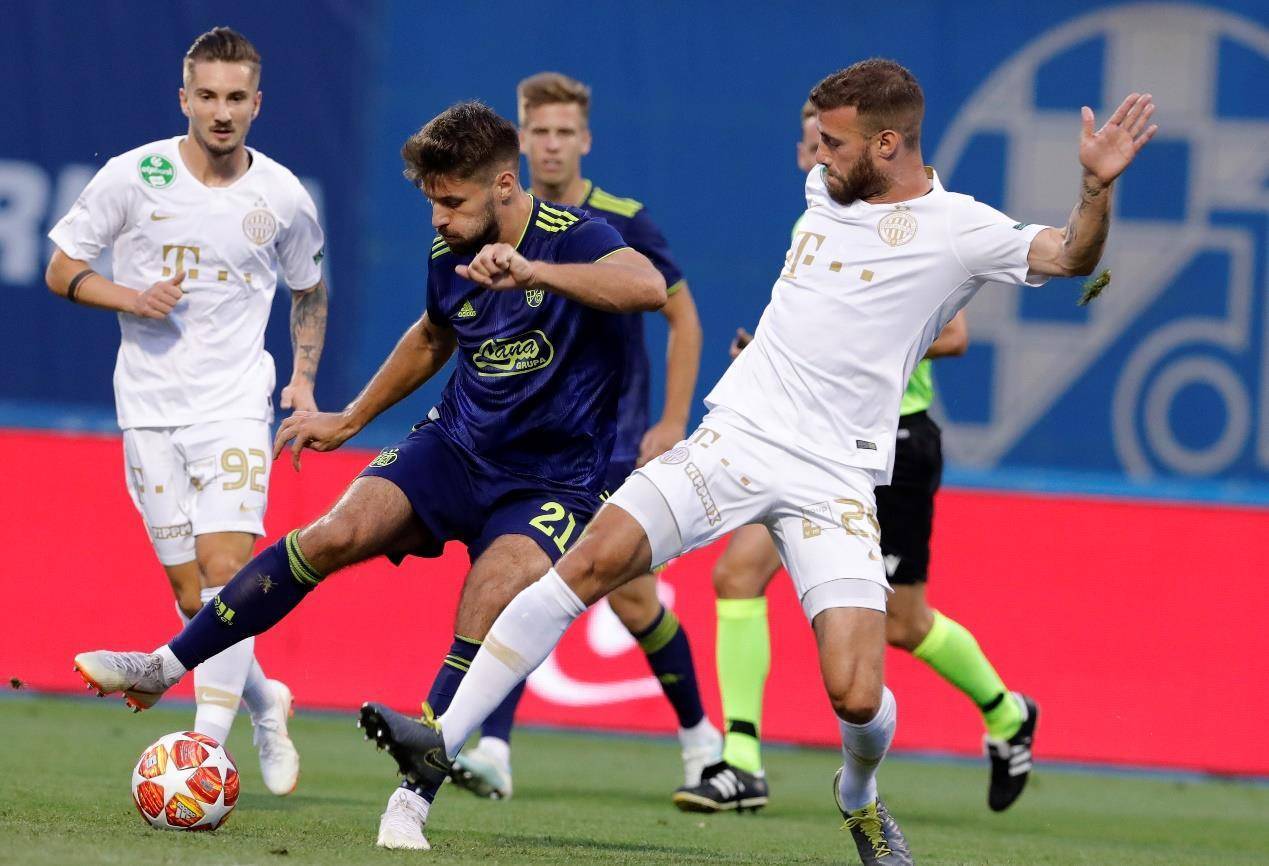 波尔图铁桶阵助推晋级,展现稳固实力 波尔图铁桶阵助推晋级,展现稳固实力