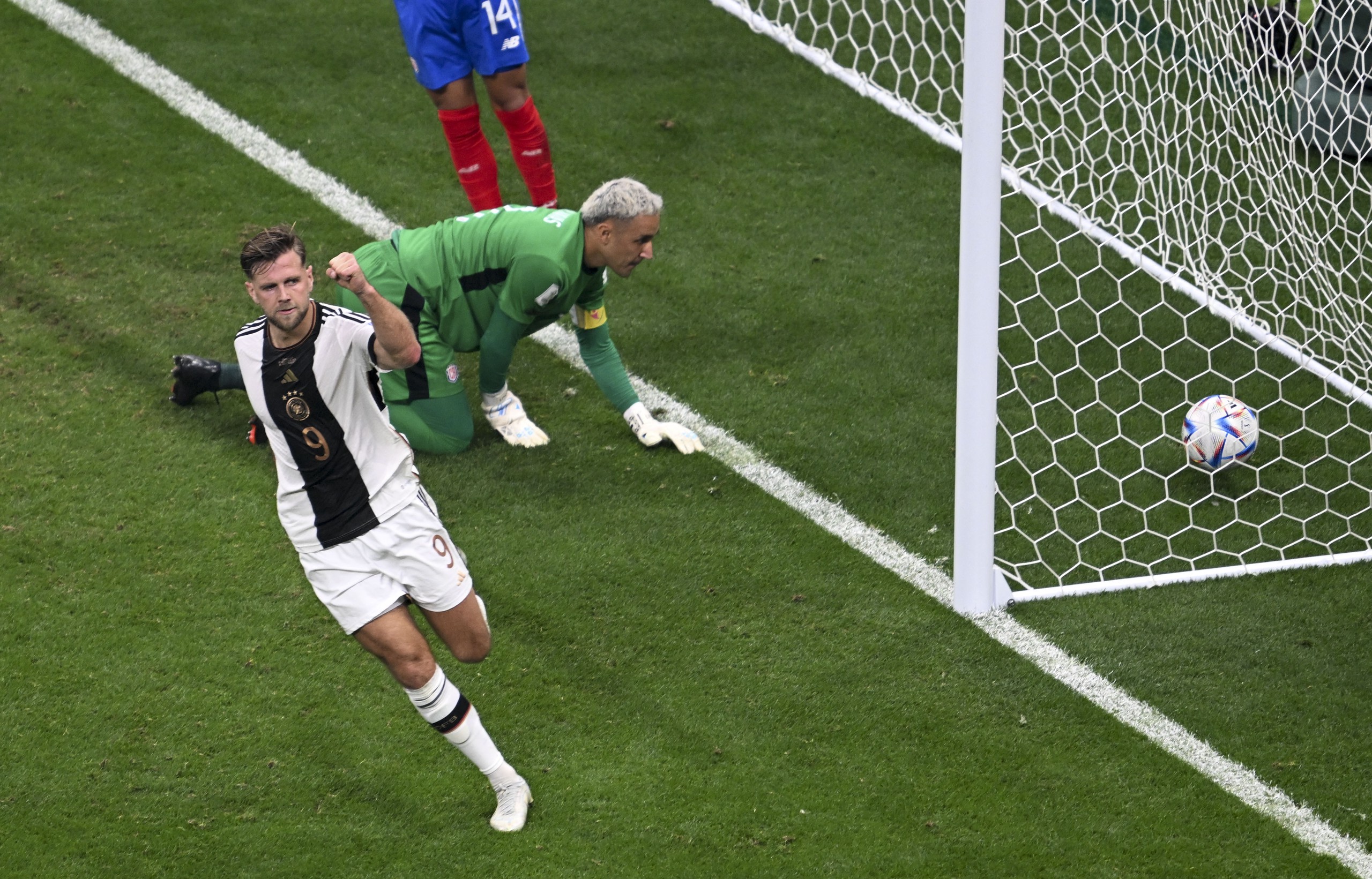 德国队在国际比赛中战无不胜,屡创奇迹 德国队在国际比赛中战无不胜,屡创奇迹