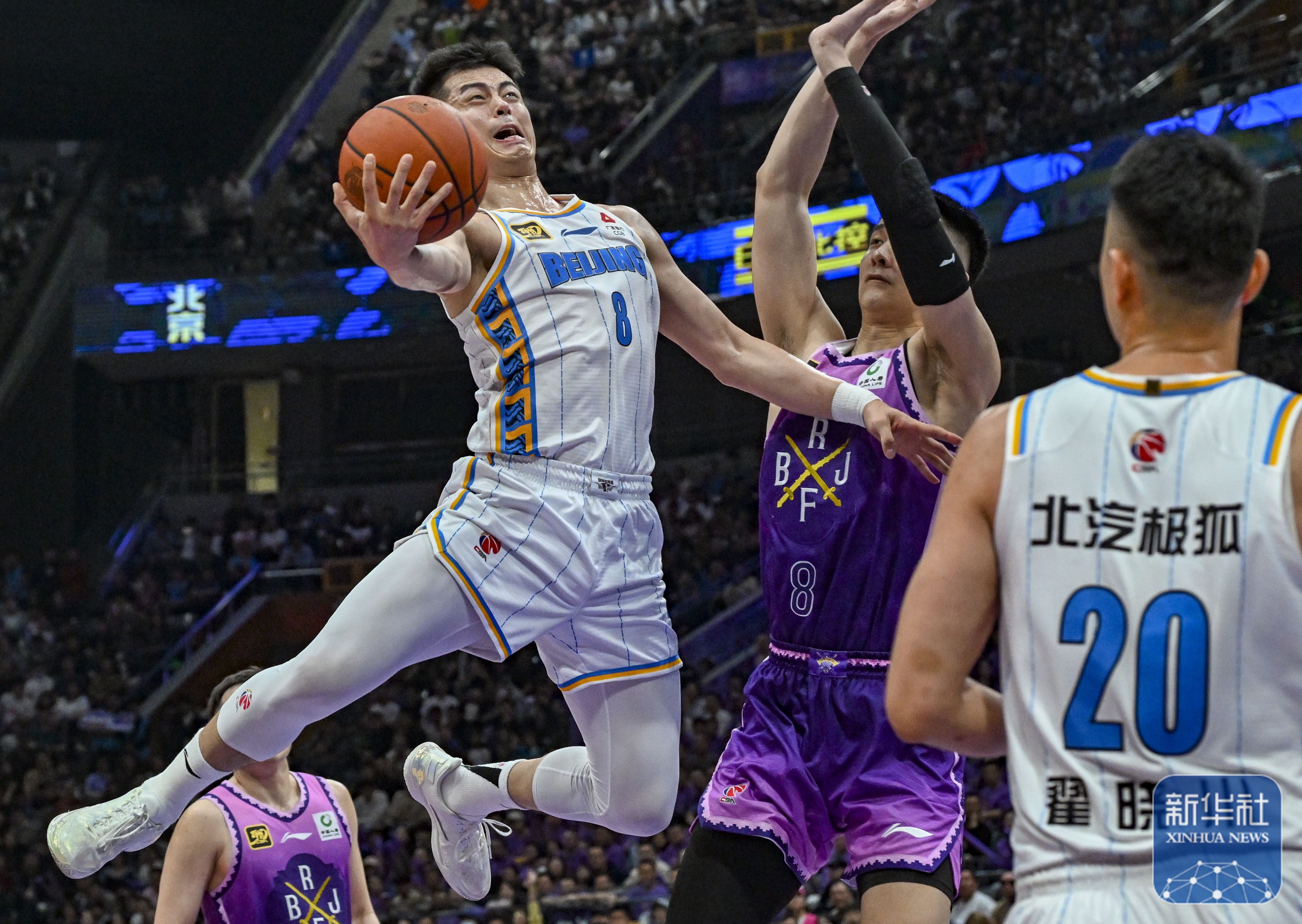 关于在北京队赛场上演CBA季后赛,团战,引发教练席炸锅的信息 关于在北京队赛场上演CBA季后赛,团战,引发教练席炸锅的信息