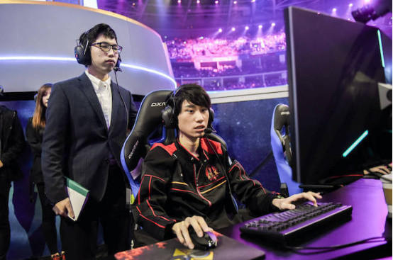 关键比赛中,战马战队翻盘成功,成为当日焦点的简单介绍 关键比赛中,战马战队翻盘成功,成为当日焦点的简单介绍