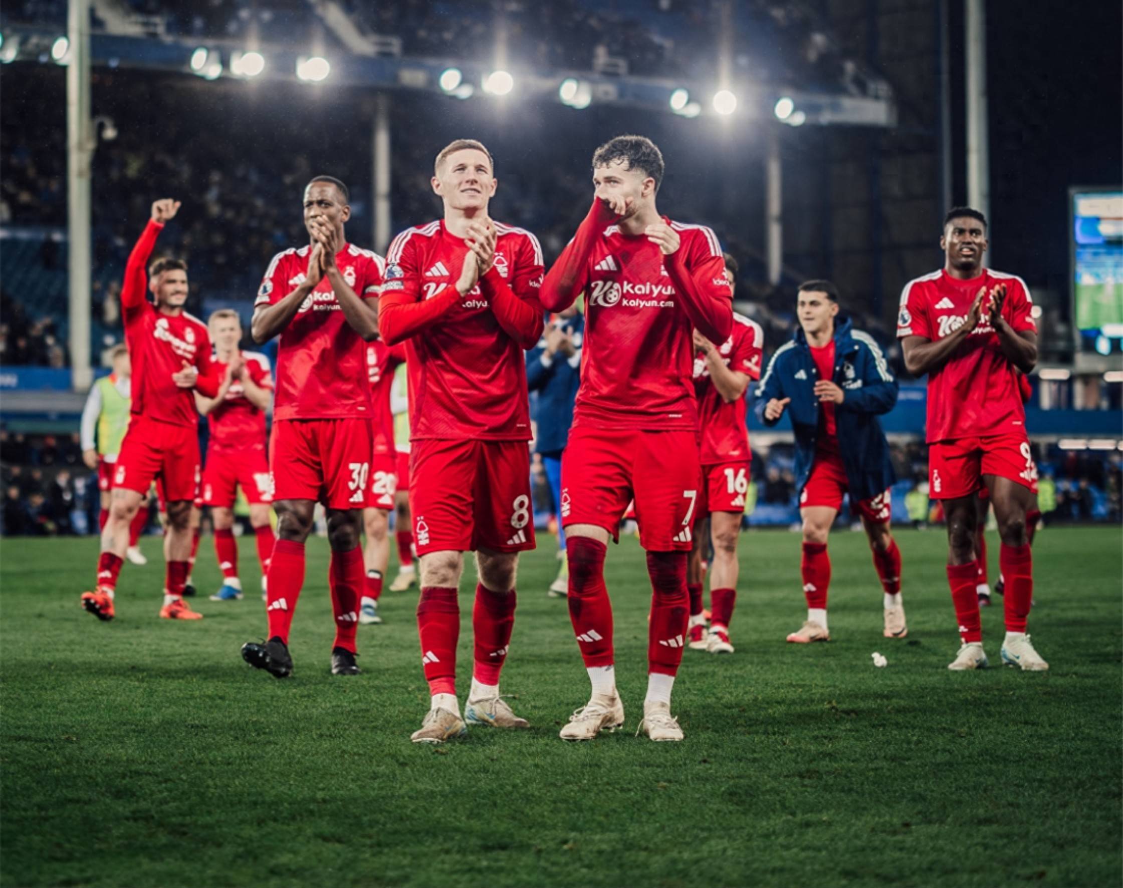 红蓝军团将在本周末迎来新一轮激烈较量 红蓝军团将在本周末迎来新一轮激烈较量