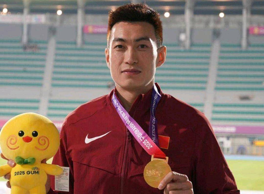 中国选手斩获第一,再次登上领奖台 中国选手斩获第一,再次登上领奖台