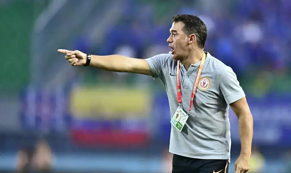 科隆遭遇不公判罚,主帅力挺球员 科隆遭遇不公判罚,主帅力挺球员