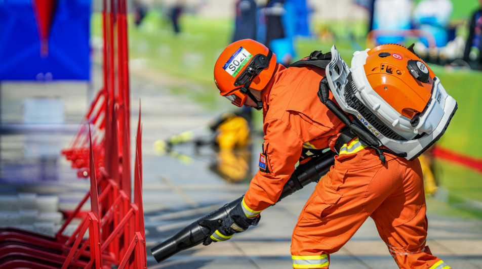 强队对决全力拼搏赛场上悬念四起 强队对决全力拼搏赛场上悬念四起