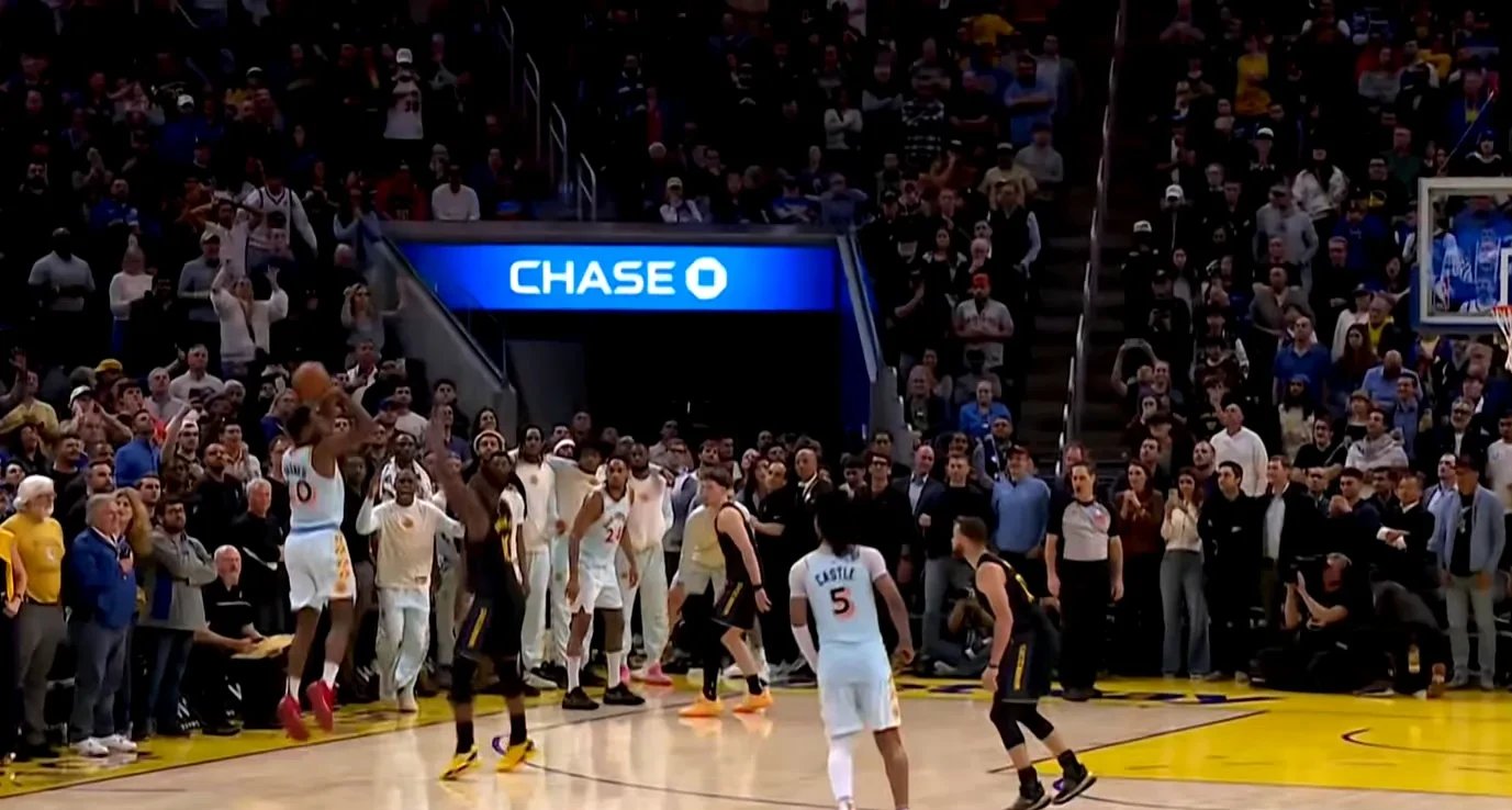 aoa体育直播-勇士主场胜马刺，绿军压哨射中